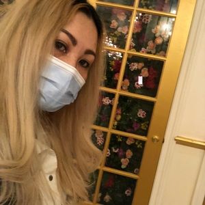 Meet your Posher, April